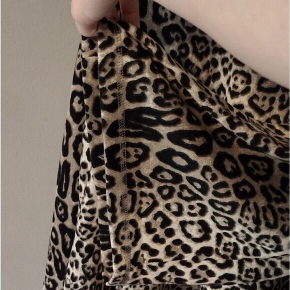 Umgee Women's Size 1XL Jaguar / Cheetah Print 3/4 Sleeve Side Slit Top - Picture 3 of 7